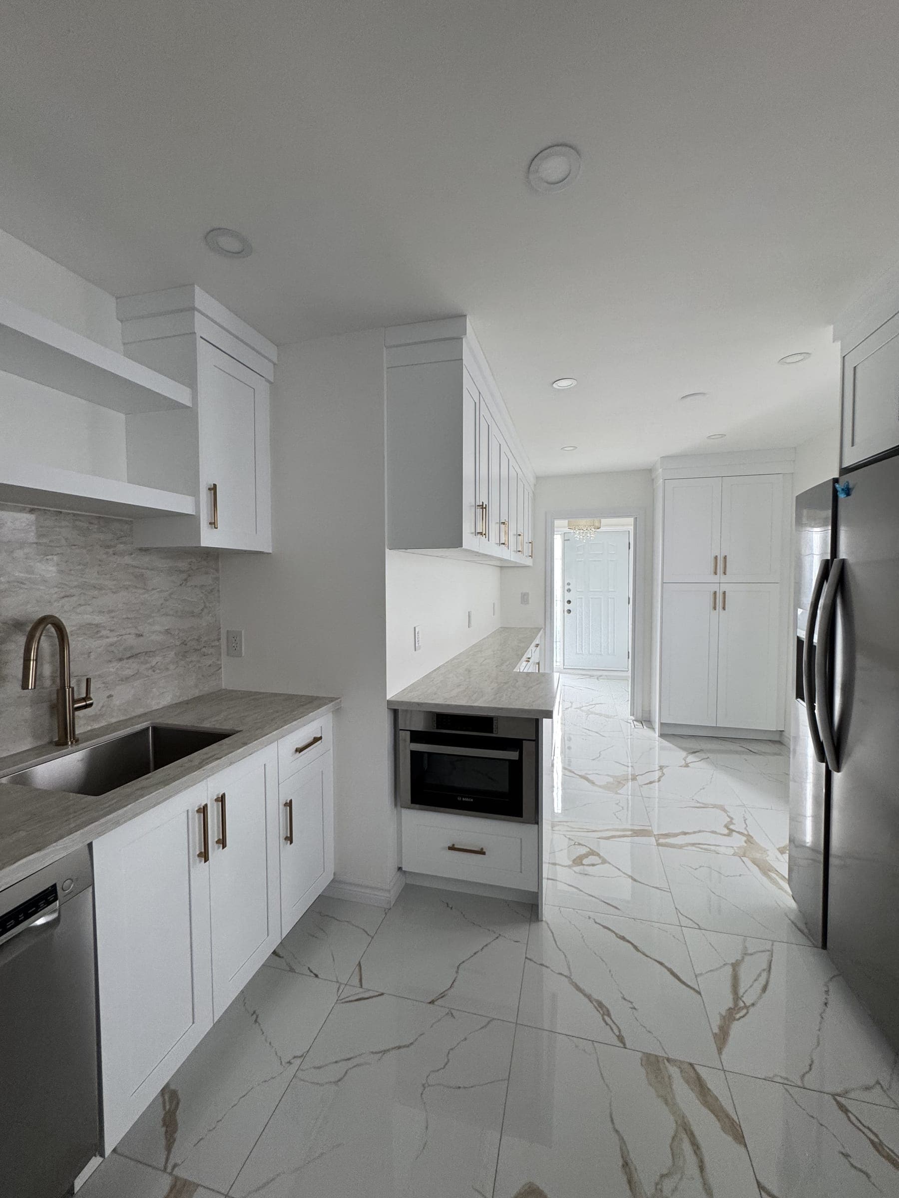 Sultana — view 3